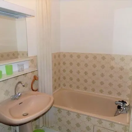 Sur Mer - Studio Avec Balcon - A 3 Minutes Plage De Pontaillac * Vaux-sur-Mer