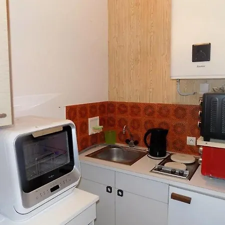 Sur Mer - Studio Avec Balcon - A 3 Minutes Plage De Pontaillac Apartment